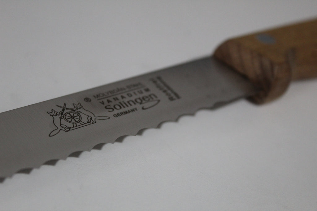 Brotmesser "Fuchs" 20 cm Wellenschliff Buchenholzgriff Made in Solingen
