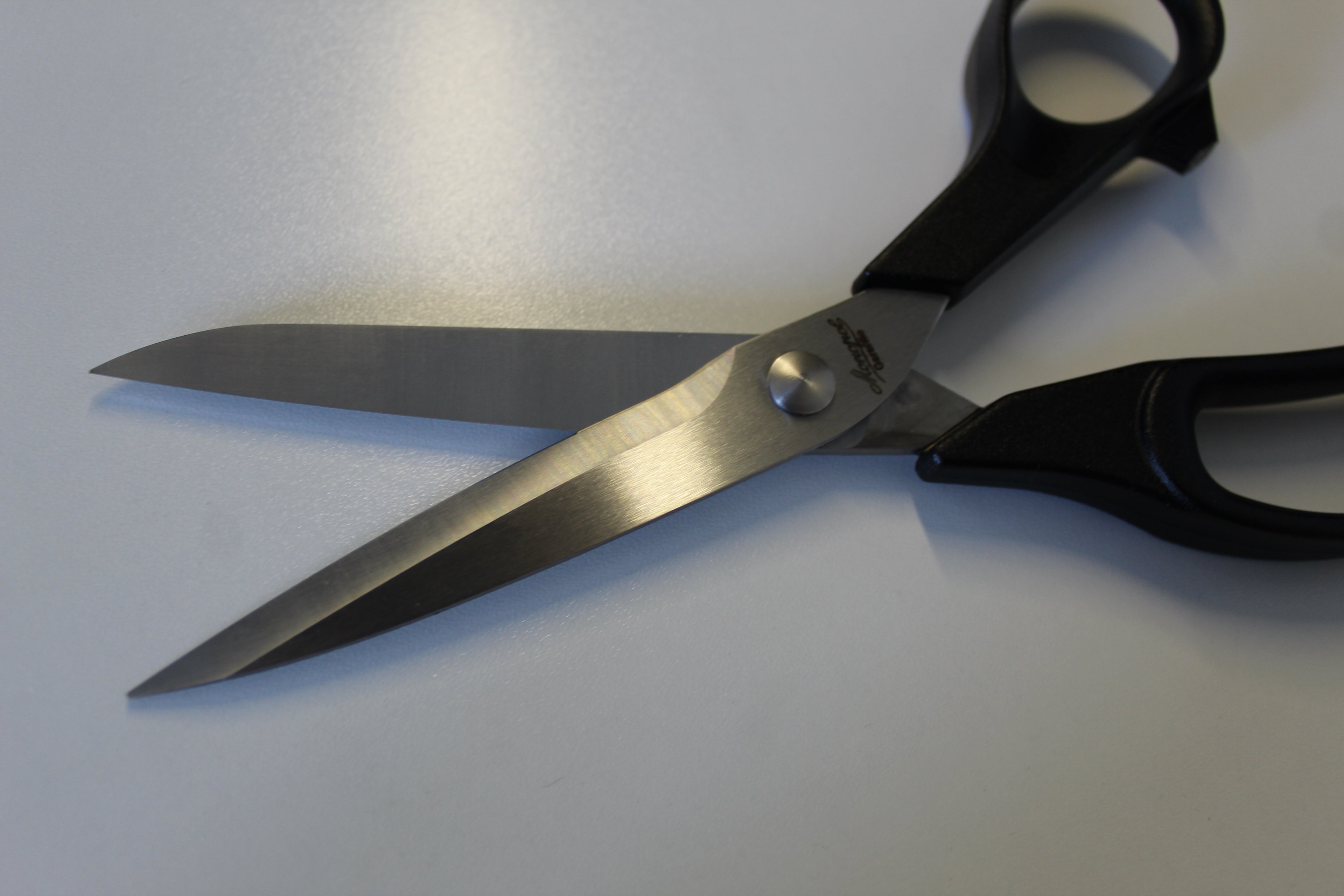 Monopol Stoffschere 8 Zoll Kunststoffgriff rostfrei Schneiderschere