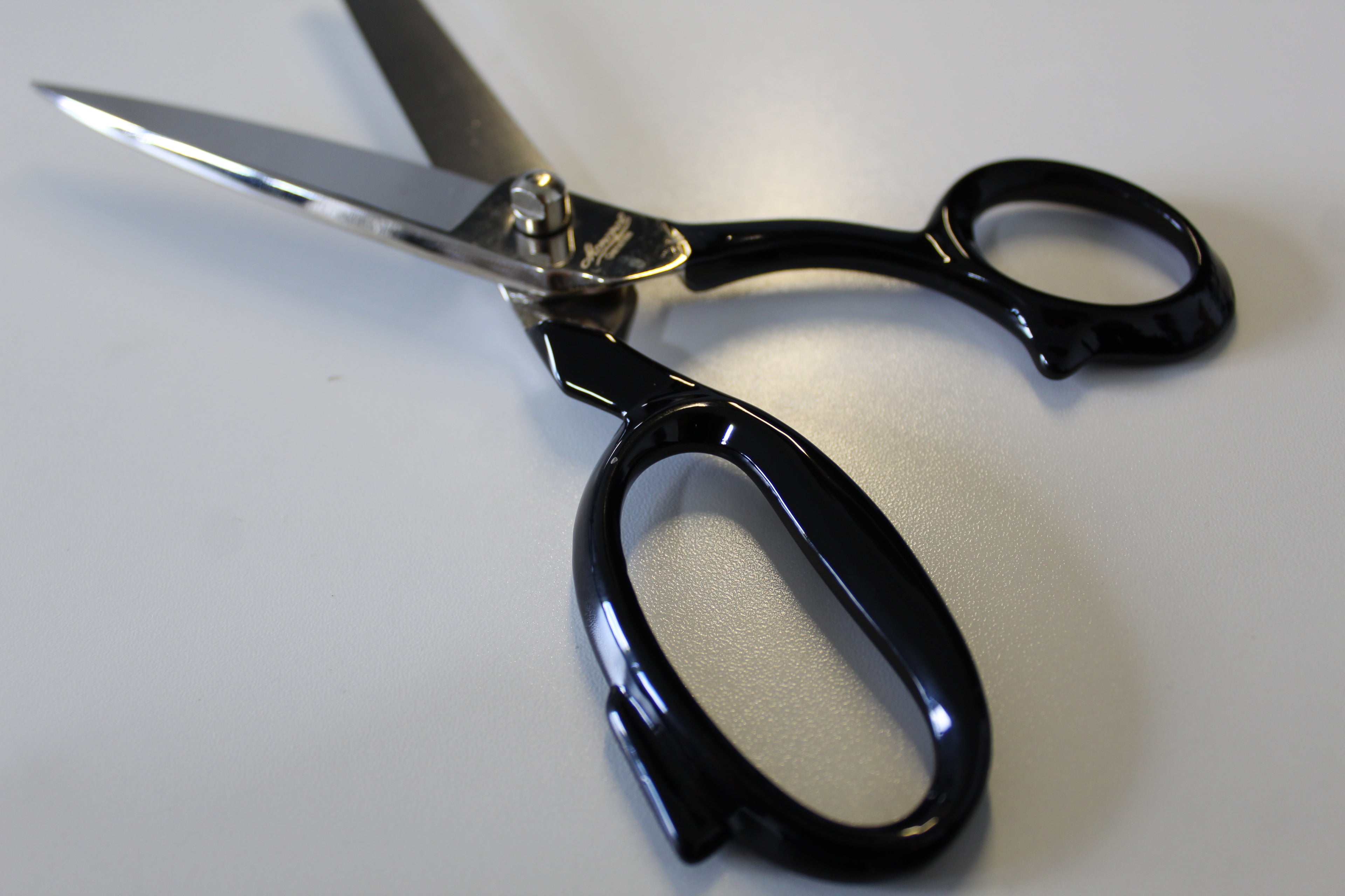 Monopol Stoffschere 8 Zoll Metallgriff Schneiderschere