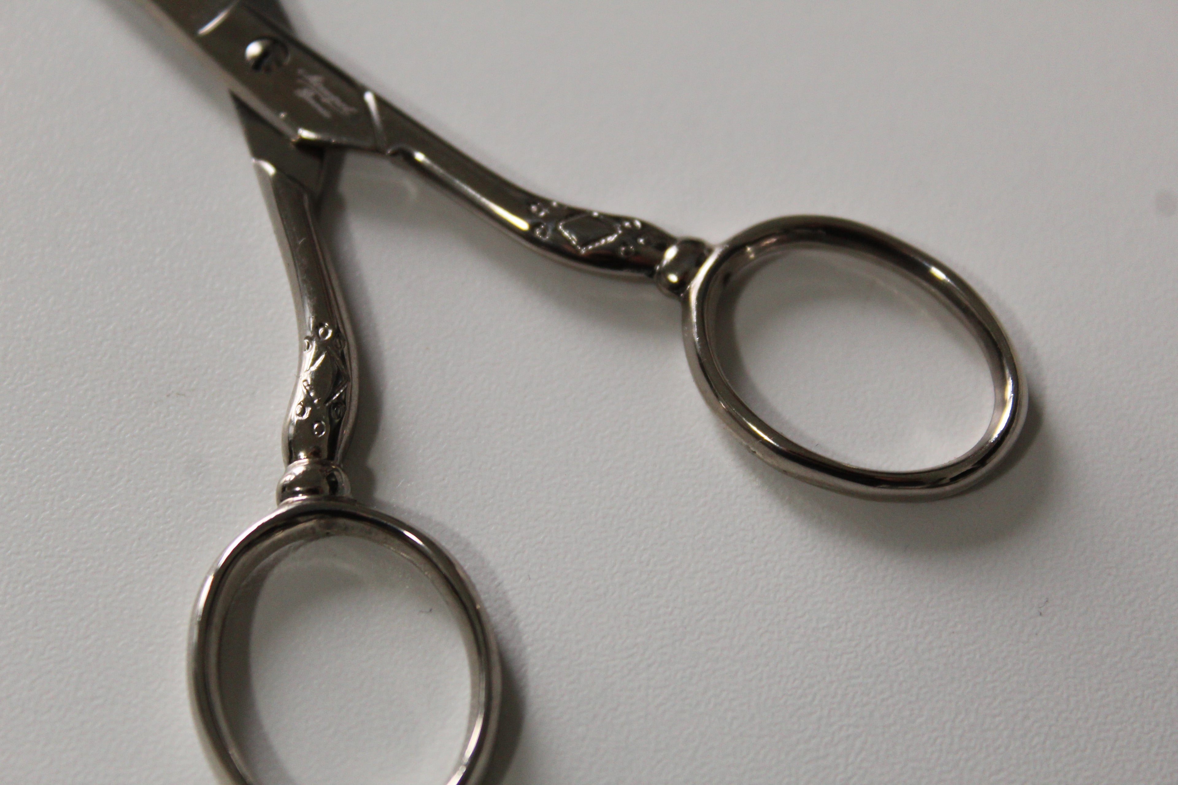 Monopol Stickschere Handarbeitsschere für feine Schneidarbeiten