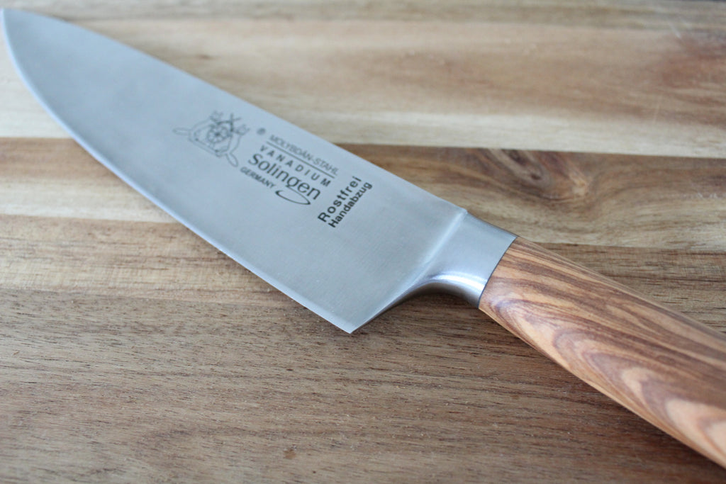 Cuchillo de cocinero 21cm, hoja forjada, acero inoxidable, mango de madera de olivo