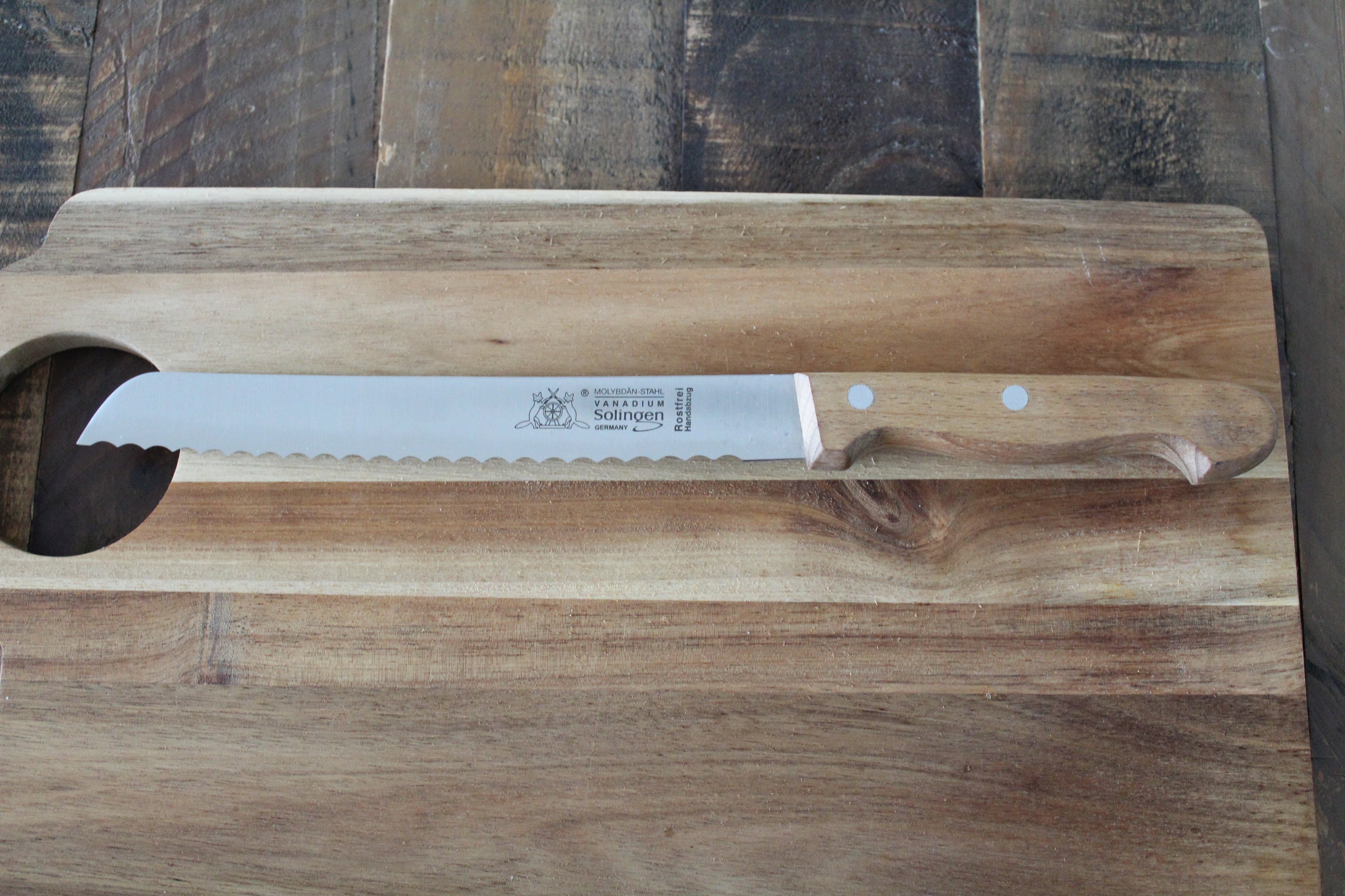 Brotmesser "Fuchs" 20 cm Wellenschliff Buchenholzgriff Made in Solingen